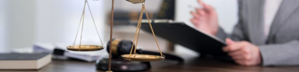 Mutual Divorce Lawyer explaining divorce cost in Kolkata Family Court